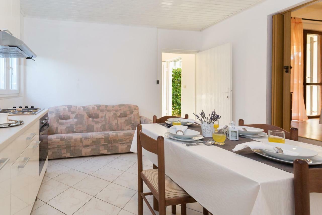 Cozy Apartment Josipa Привлака Екстериор снимка