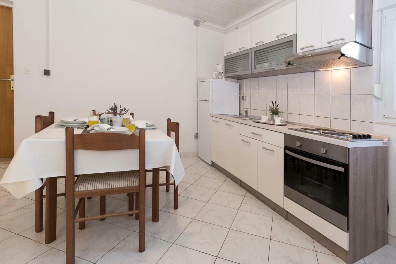 Cozy Apartment Josipa Привлака Екстериор снимка