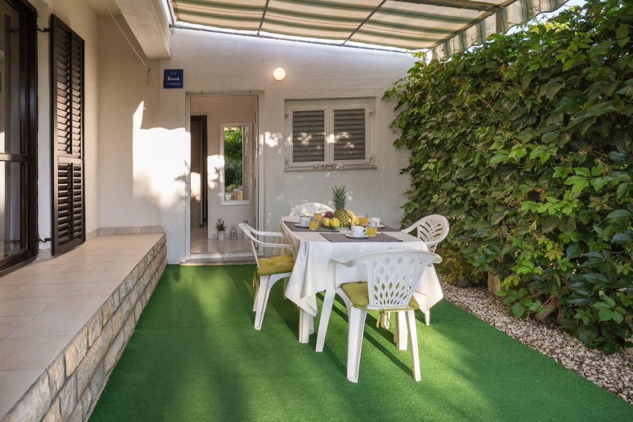 Cozy Apartment Josipa Привлака Екстериор снимка