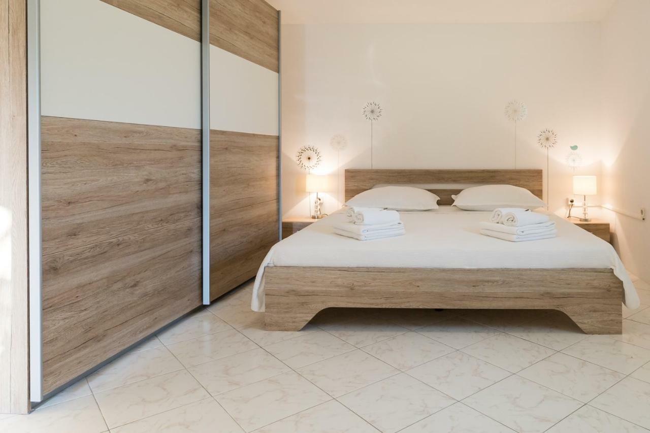 Cozy Apartment Josipa Привлака Екстериор снимка