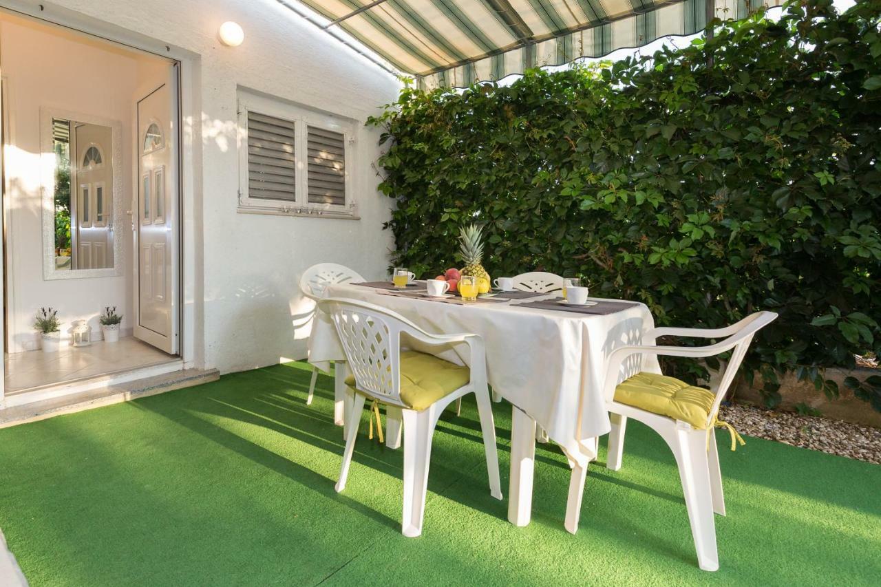 Cozy Apartment Josipa Привлака Екстериор снимка