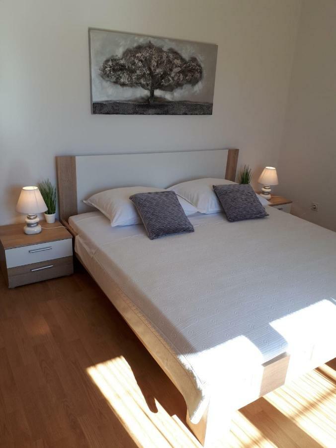 Cozy Apartment Josipa Привлака Екстериор снимка